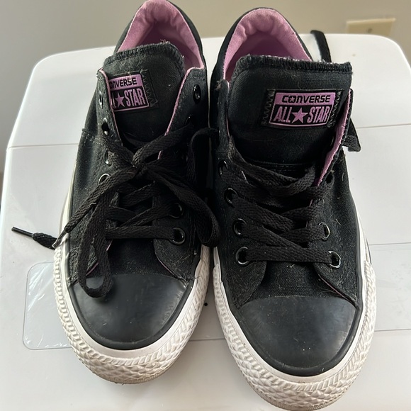 Converse - Picture 2 of 2